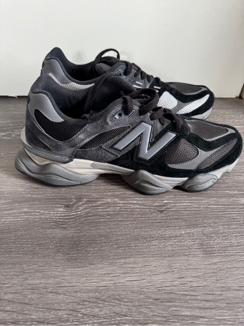 New Balance Mens 9060